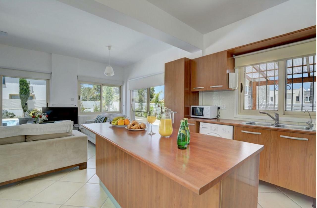 פרוטאראס Blue Sea Villa מראה חיצוני תמונה